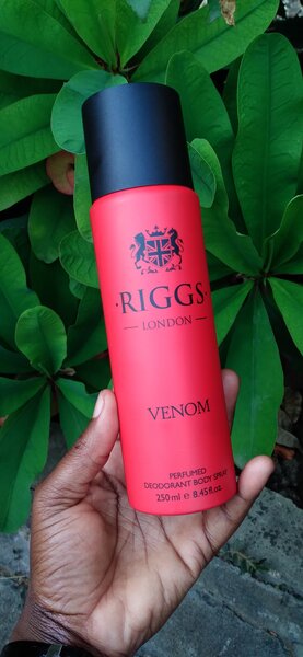 RIGGS perfumed body spray