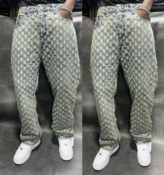 Jeans tendance brodés