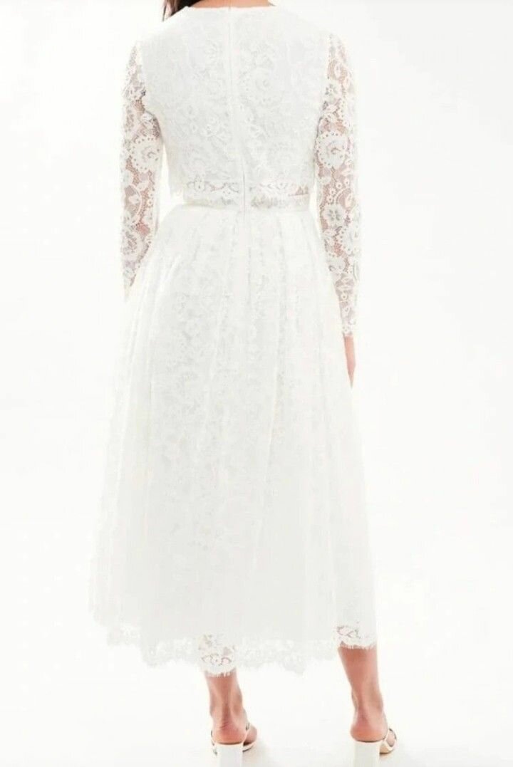 Robe en dentelle blanche