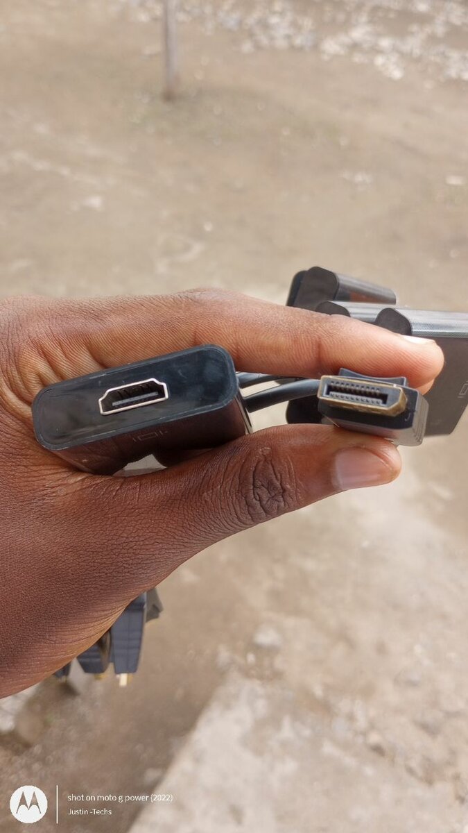 Display port to HDMI adapter