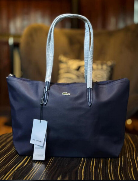 Sac Lacoste élégant