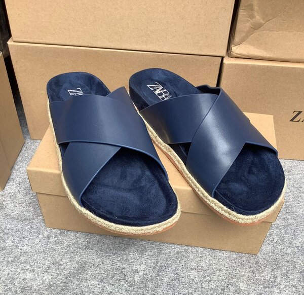 Sandales croisées en cuir