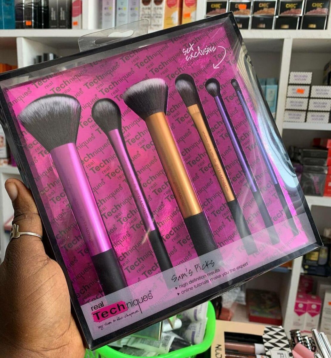 Makeup brushes