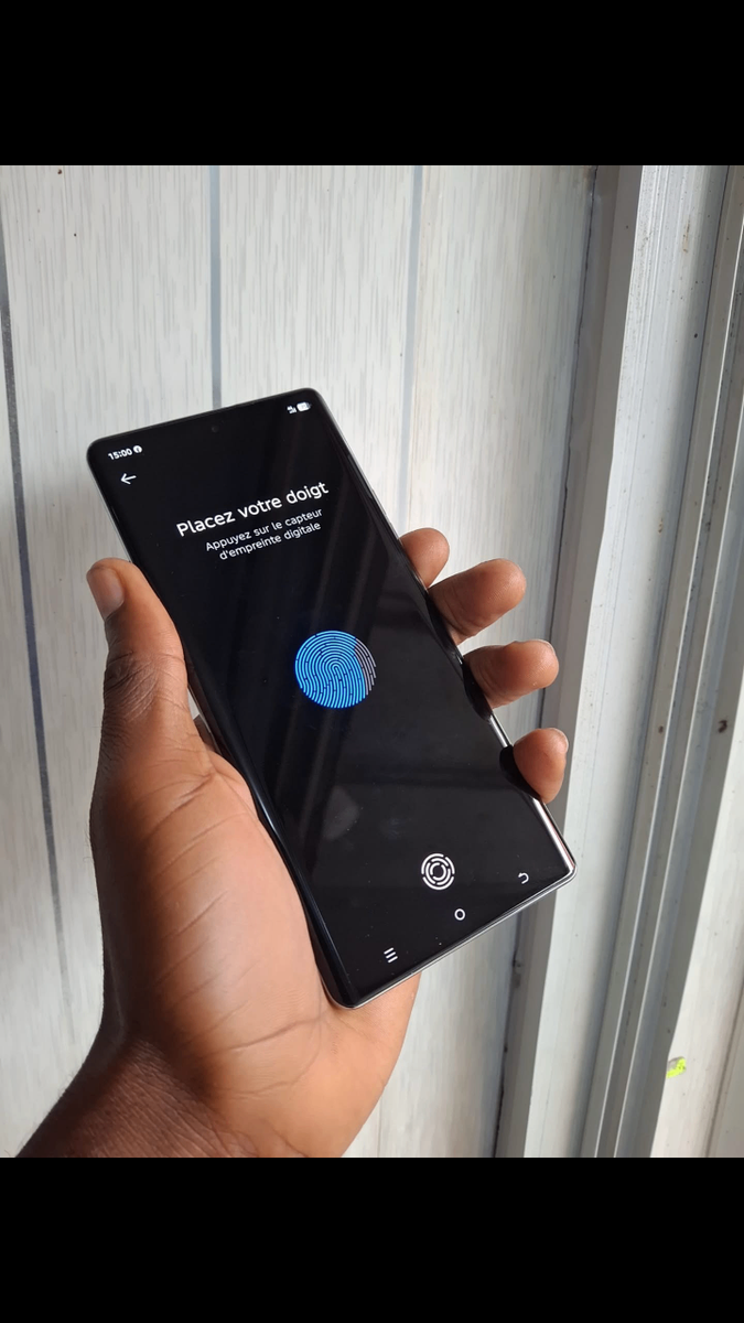 Smartphone haut de gamme triple caméra