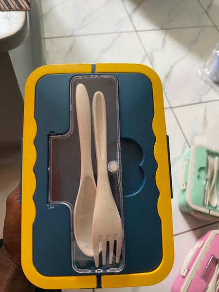 Boîte à lunch avec couvertu