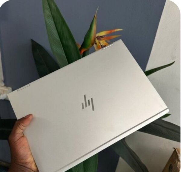 HP Elitebook 1030 G2