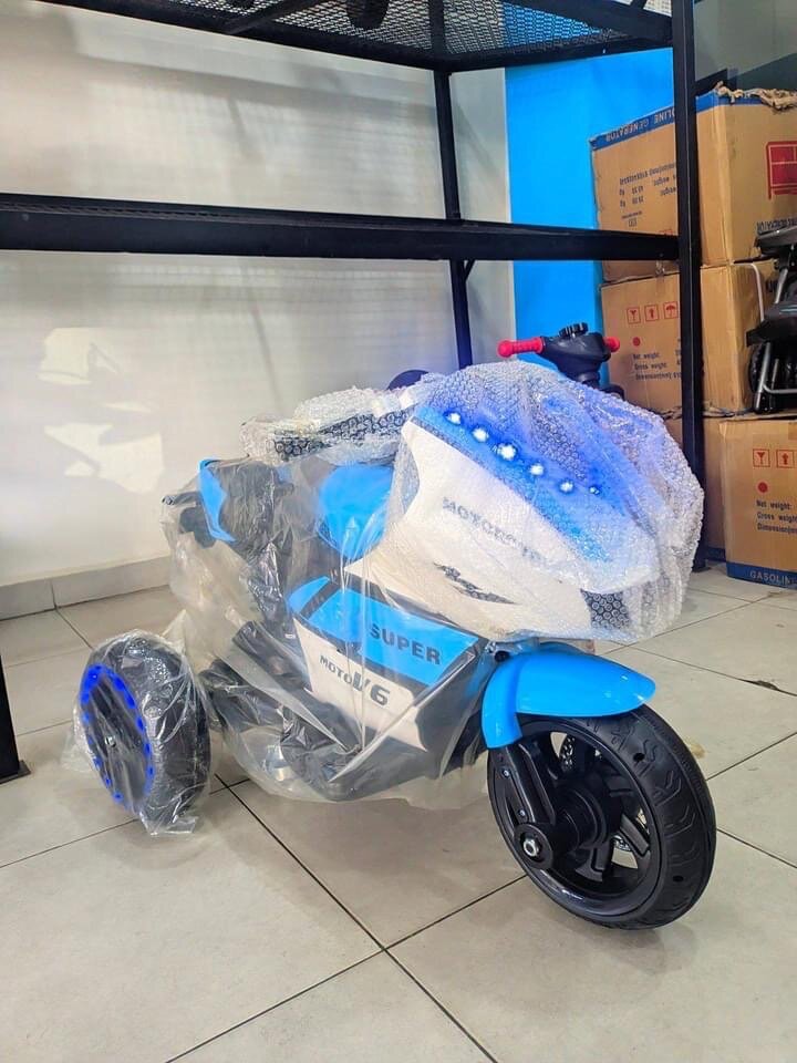 Moto électrique pour enfants, parent cest bientôt les fête