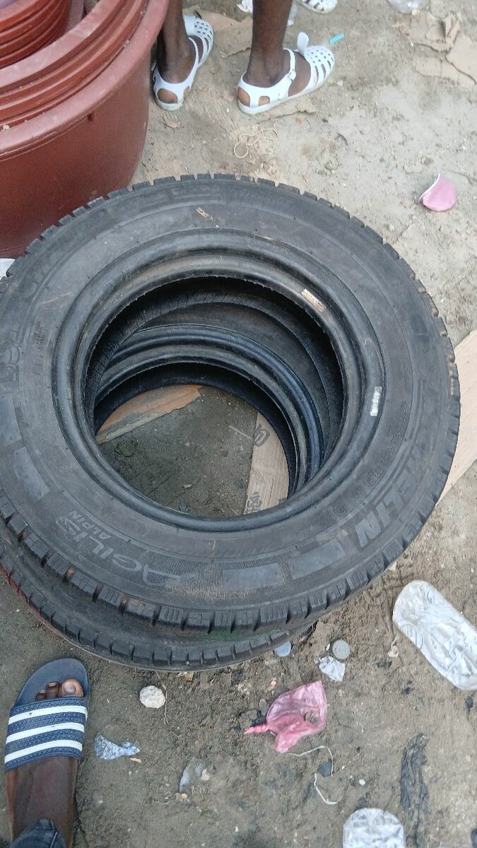 Pneu robustes pour camion