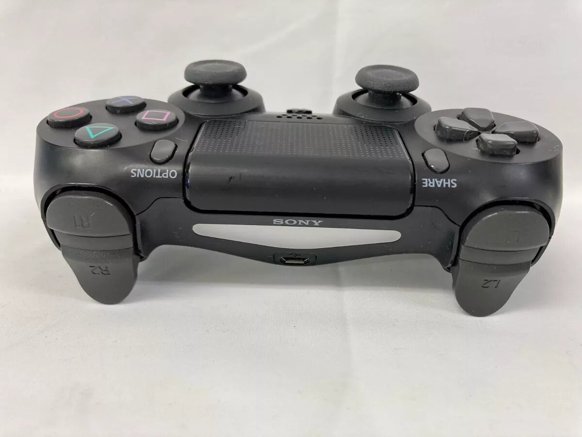 PLAYSTATION 4 CONTROLLERS