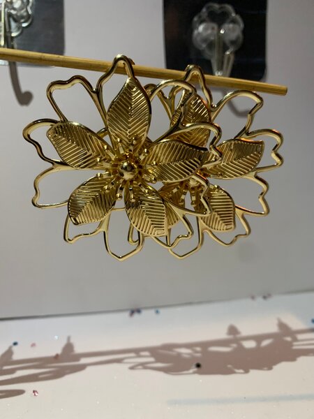 Boucles d'oreilles fleurs dorées