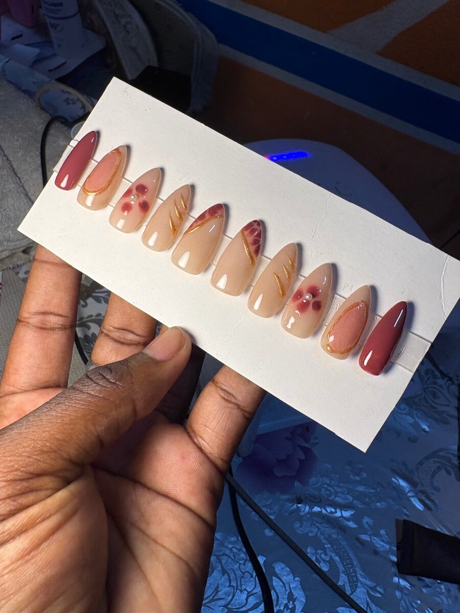 Press Nail´l By Line