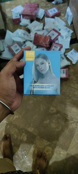 F9-5 TWS WIRELESS EARBUDS GREAT QUALITY