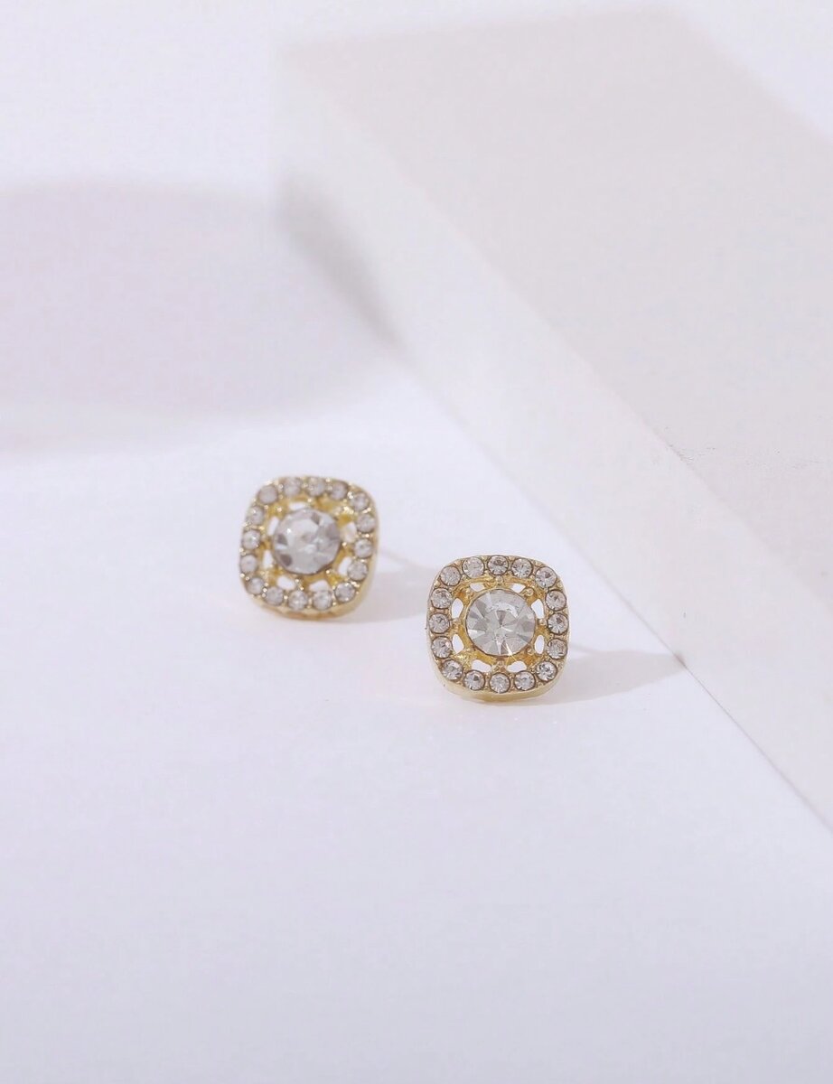 Elegant cubic gold studs