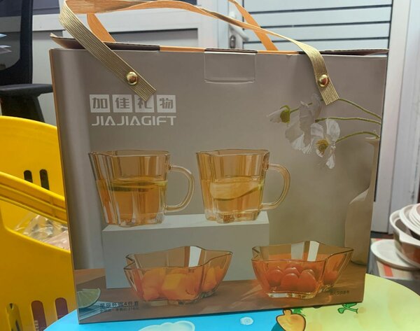 4pcs glass cups and bowls