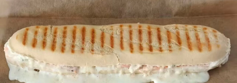 Panini grillé fromage jambon