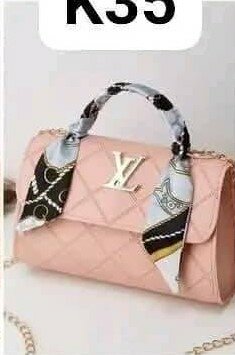 Fashionable and high-quality women's handbag