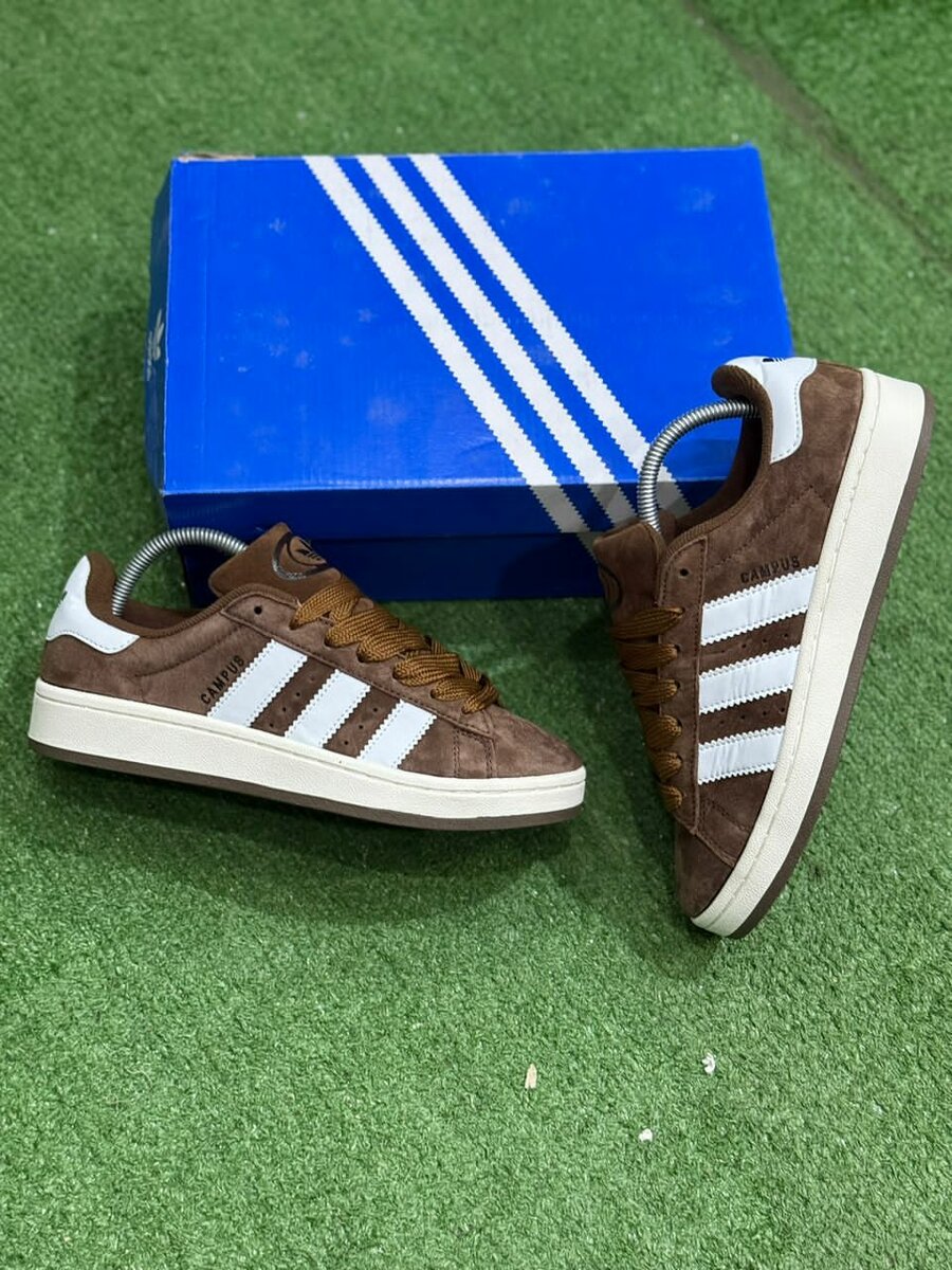 Sneakers en daim marron stylés