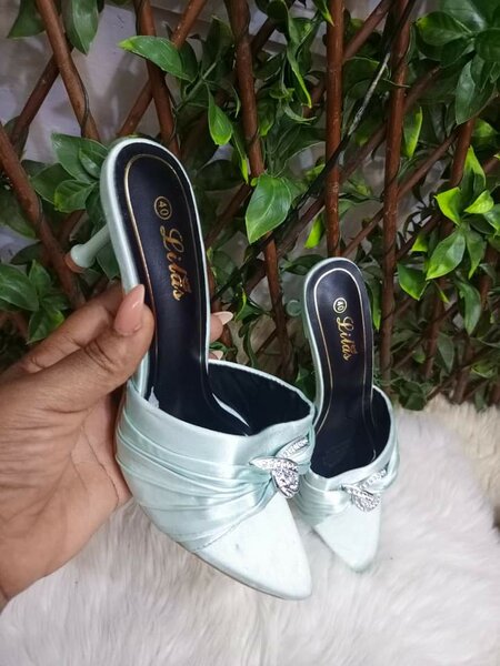 ladies heeled slippers