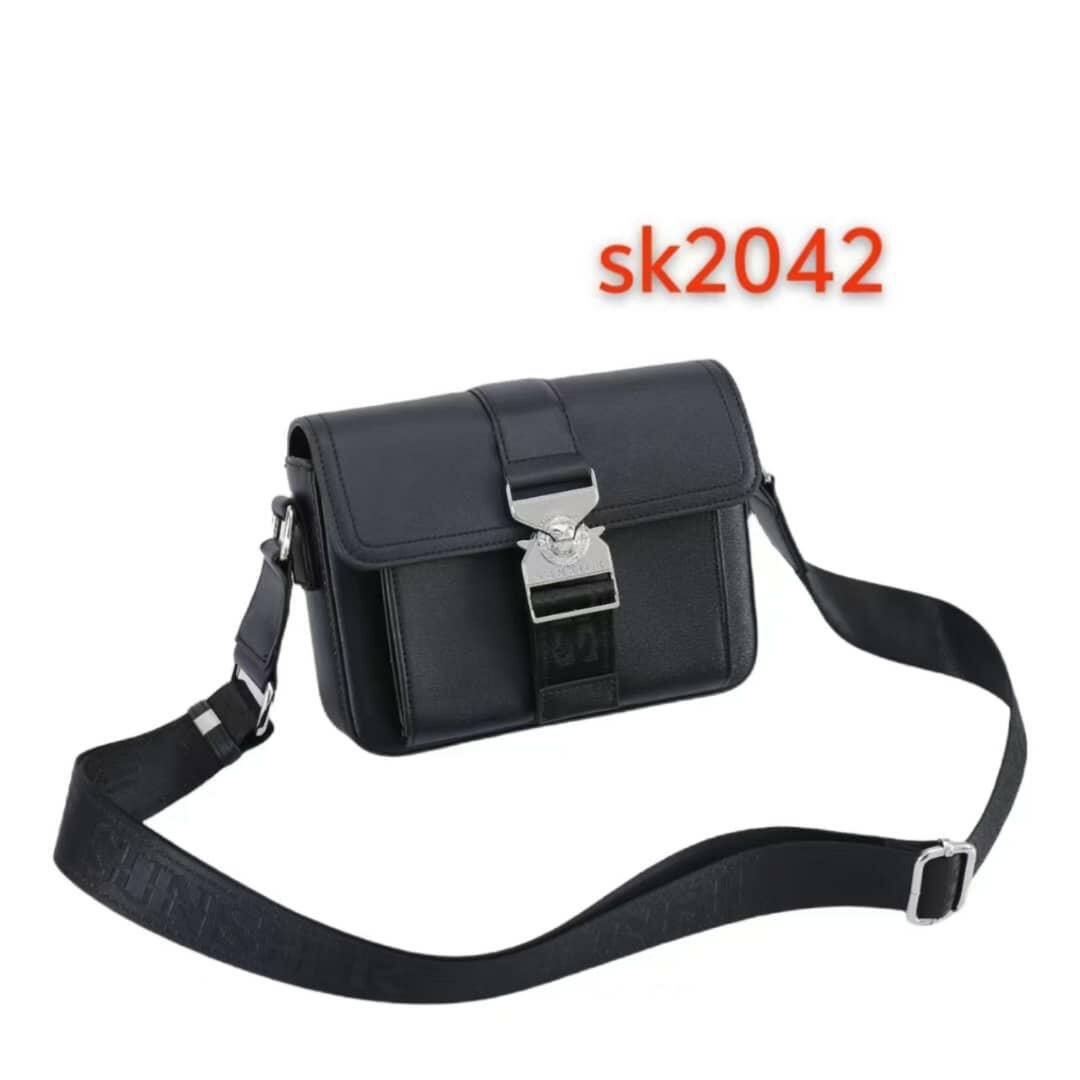 Sleek Leather Crossbody Bag