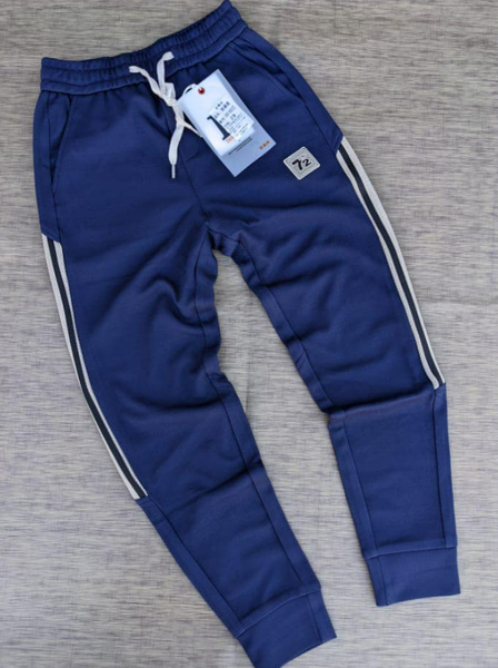 Thick fabric Thailand sweatpants.