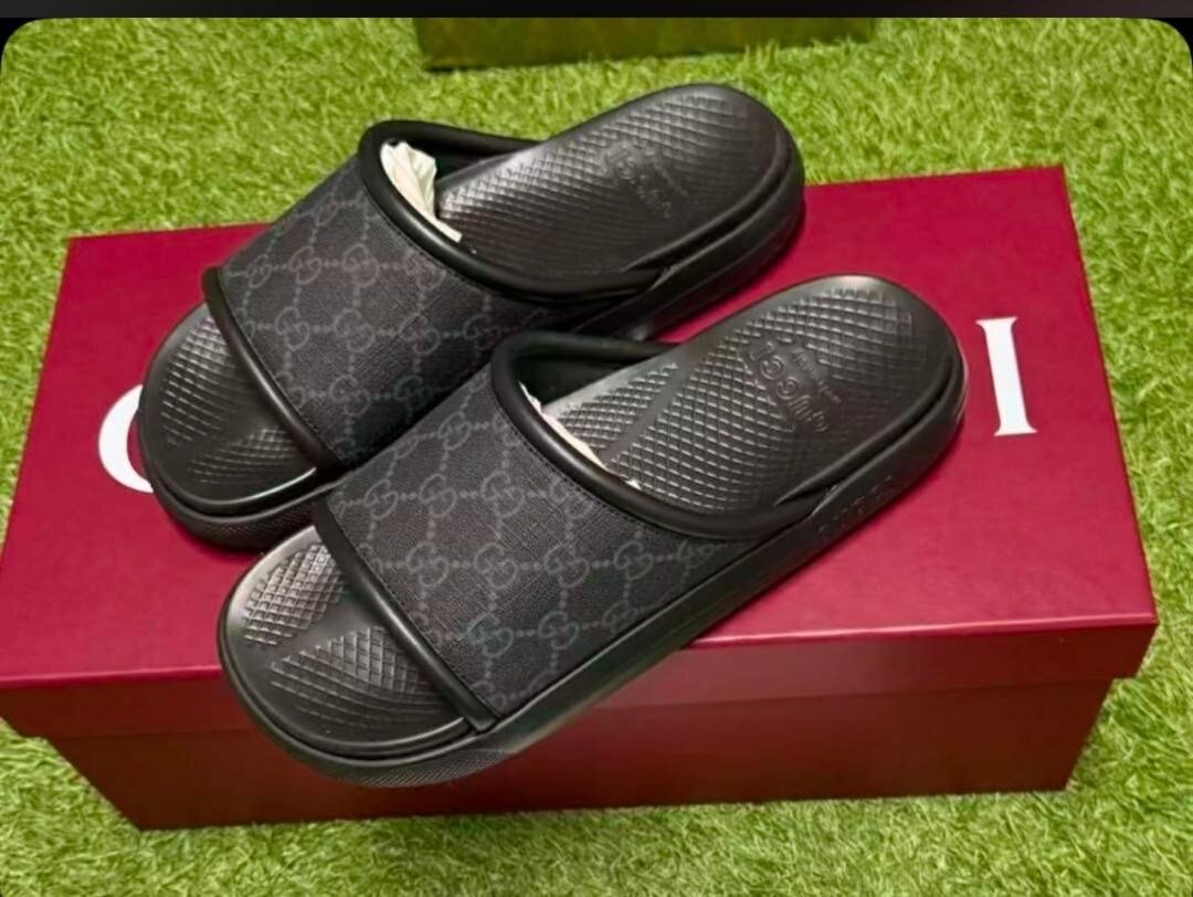 Tongs Gucci élégantes