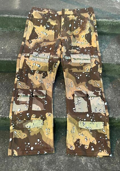 Pantalon cargo disponible