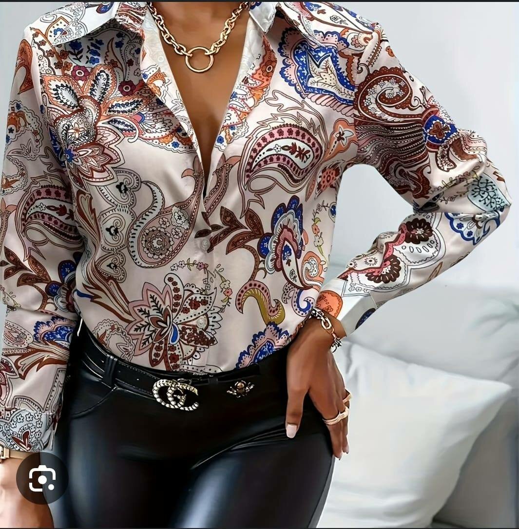 Chemisier en satin coloré