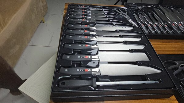 Ensemble de 13 couteaux