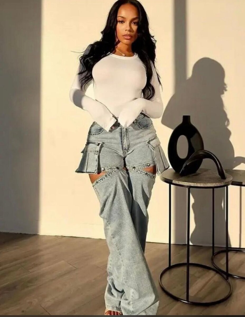 Jeans tendance à motifs et découpes