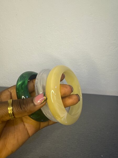 Bracelets en résine élégants