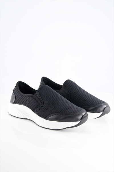 Black camel sneakers