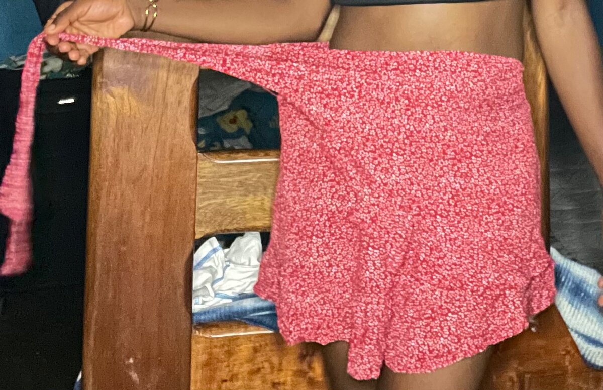 Jupe-short rouge à fleurs