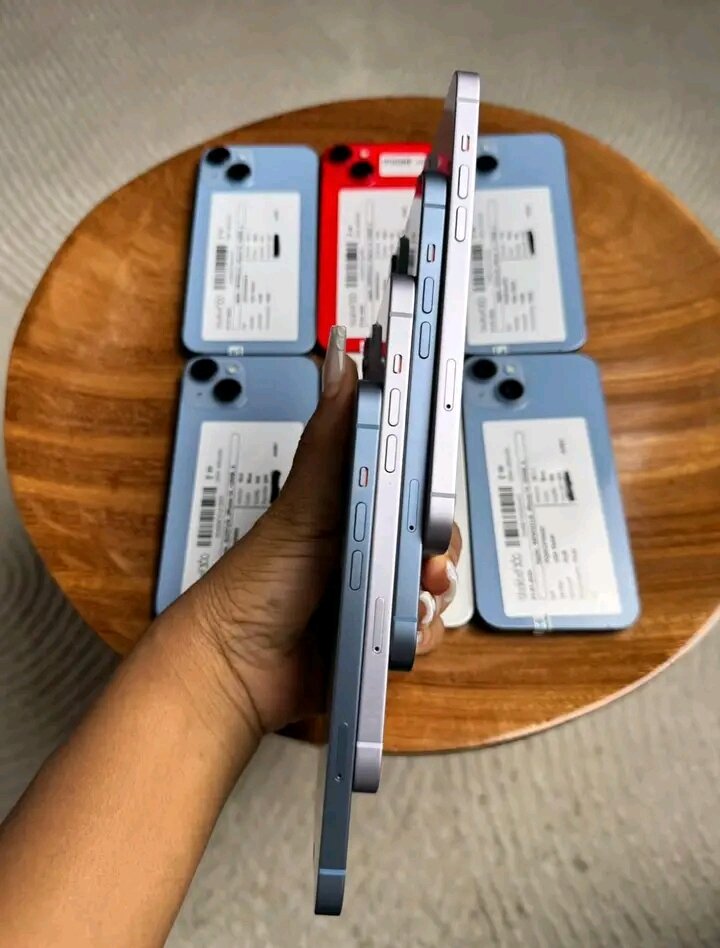 iPhone 14 multicolore