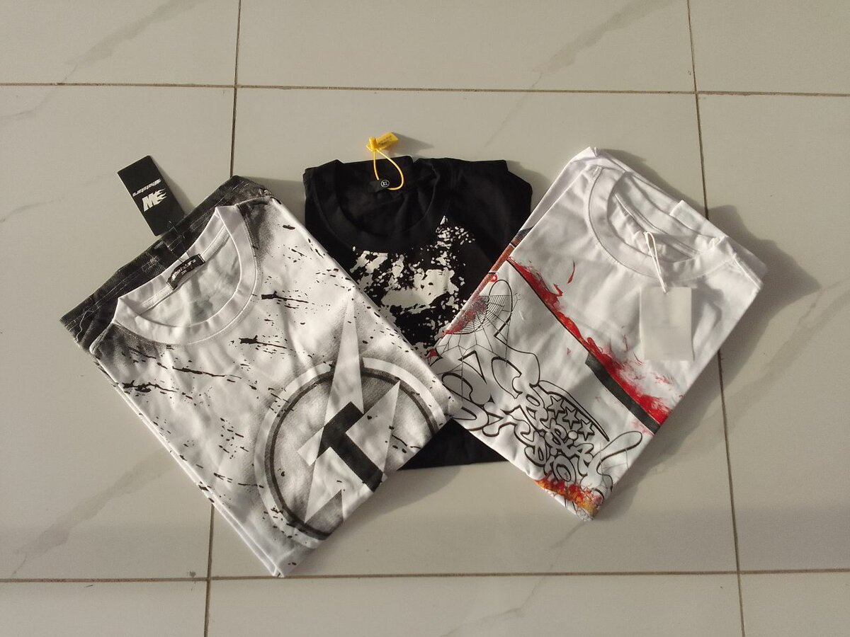 T-shirts imprimés modernes