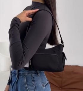 Трендовая сумочка багет от Pull&bear черная