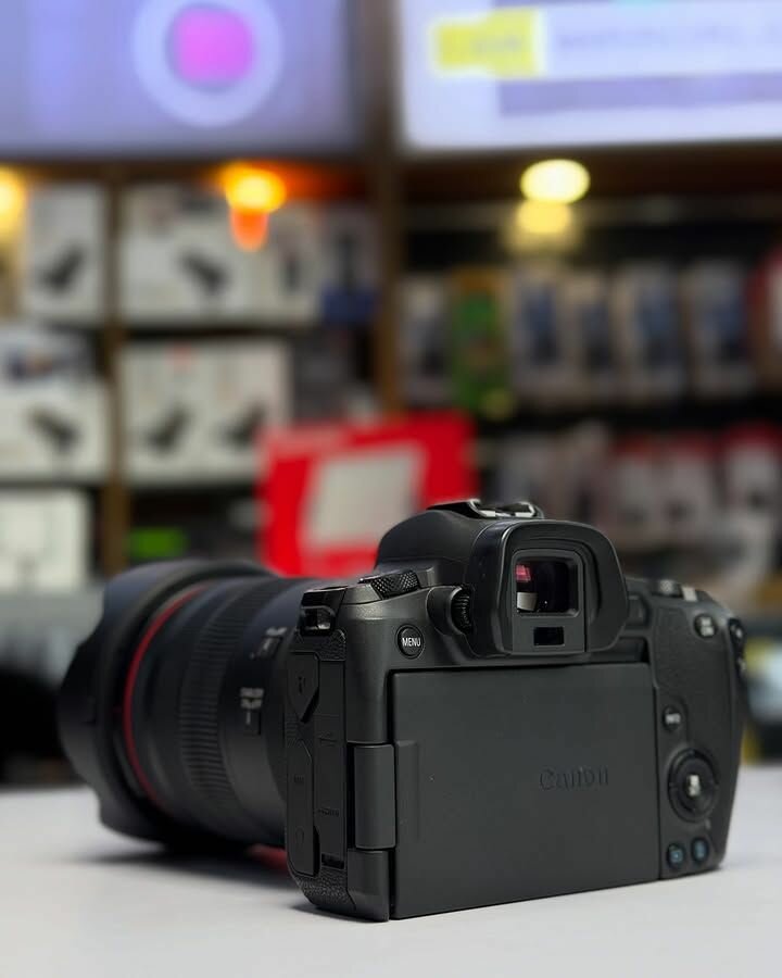 CANON EOS R Mirrorless Camera