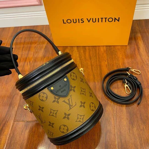 Sac à main élégant LV