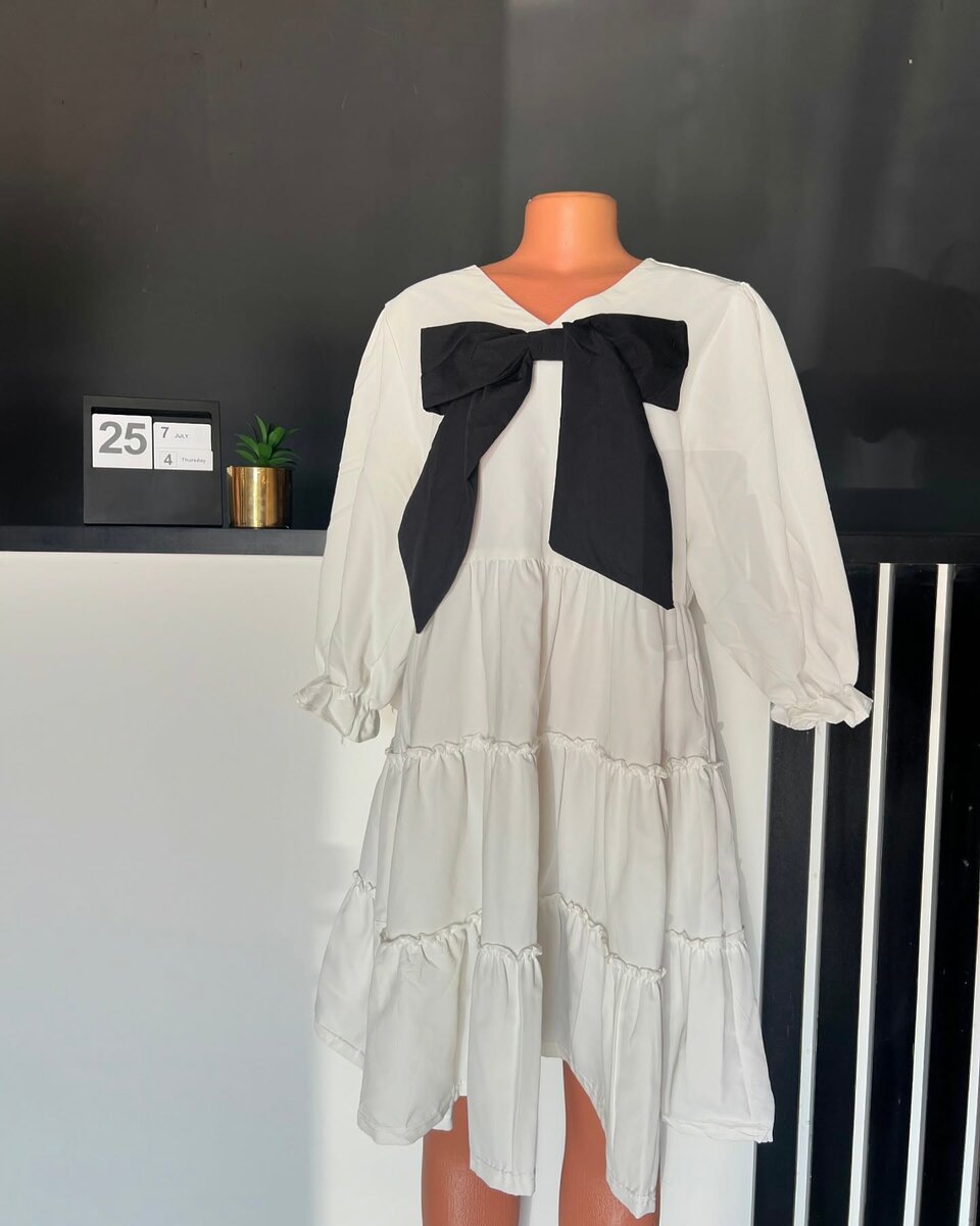  women's beautiful dress 