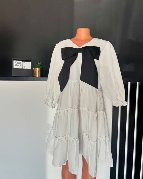  women's beautiful dress 