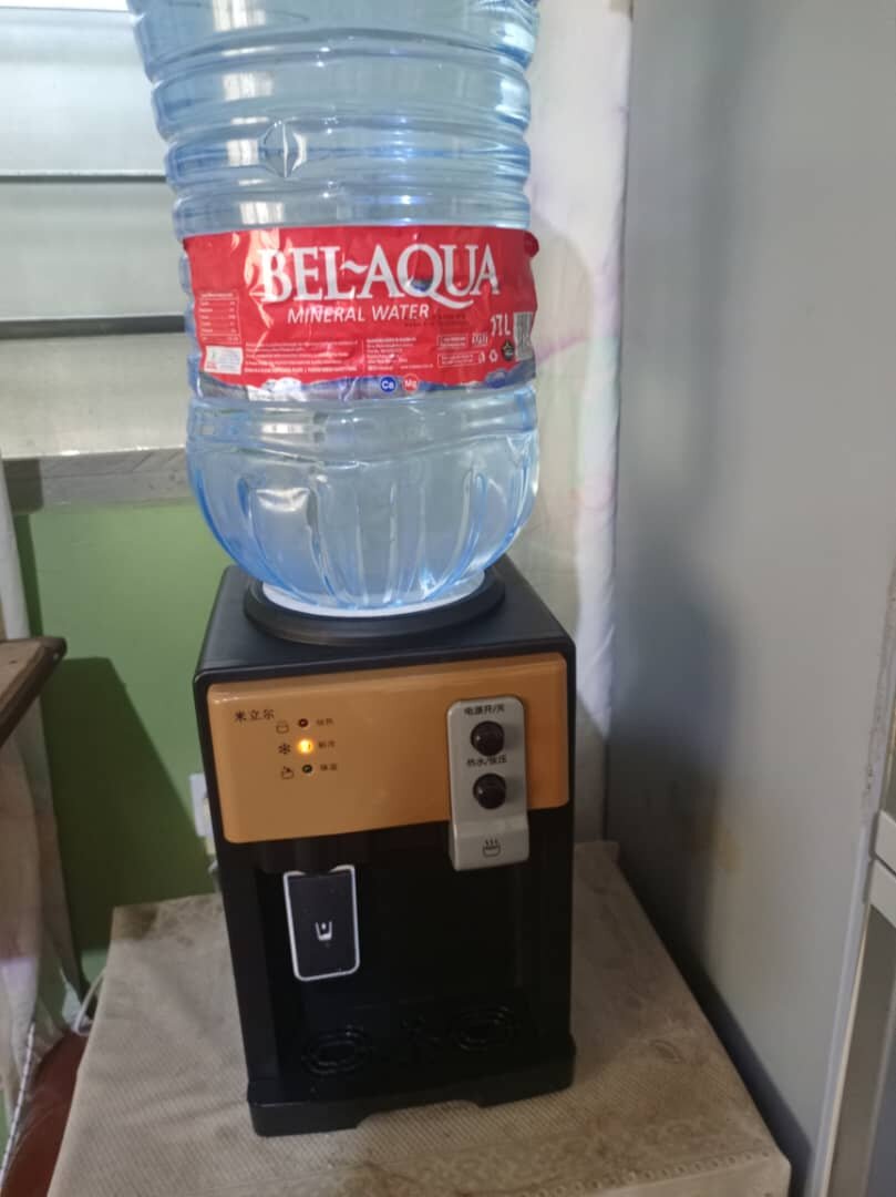 Mini water dispenser
