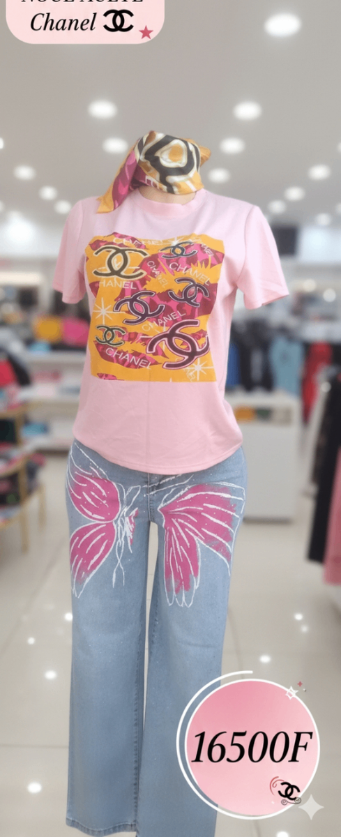 T-shirt et jeans motif papillon