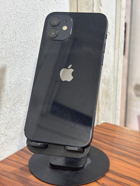 iPhone 12 128gb ( vendu avec reçu )