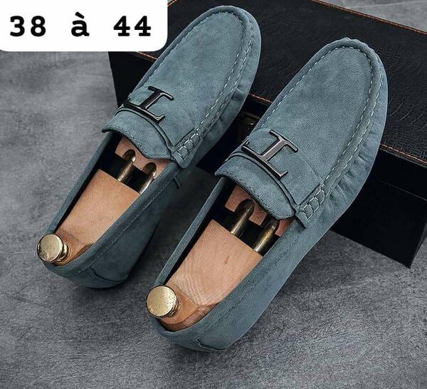 Mocassins en daim bleu élégant