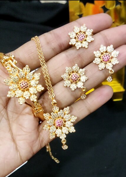 Golden jewlery sets