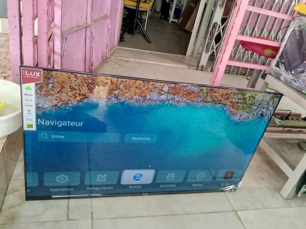 Smart TV 40" Lux ILTV40S