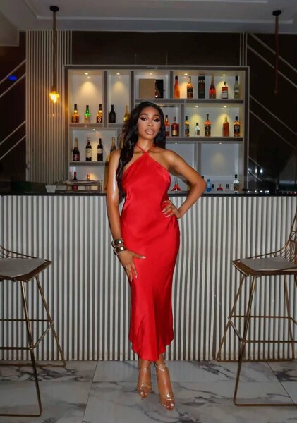 Robe rouge élégante soirée