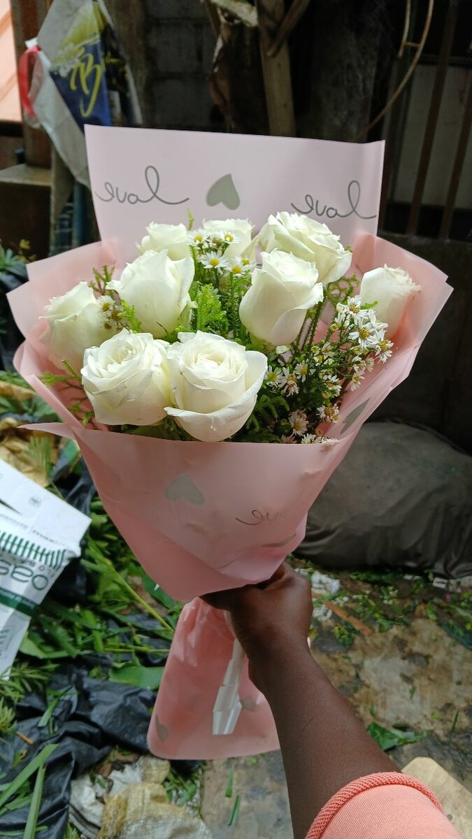 Bouquet élégant de roses blanches