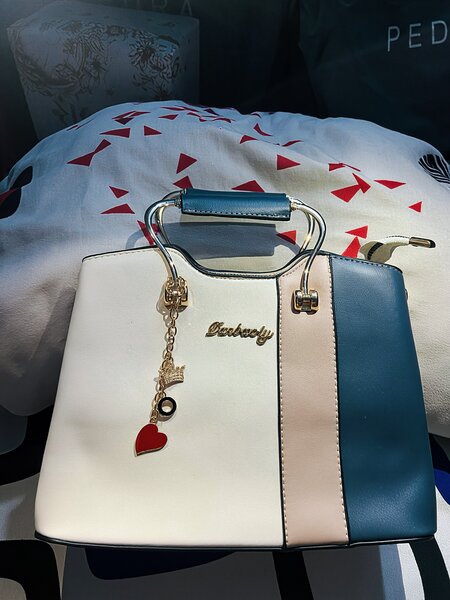 Sac à main élégant en cuir