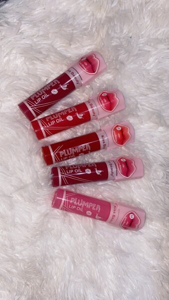 Huile pour lèvres volumatrice