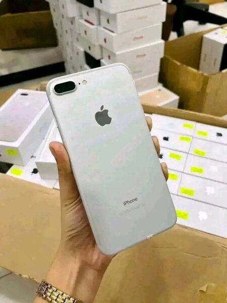 IPHONE 7+